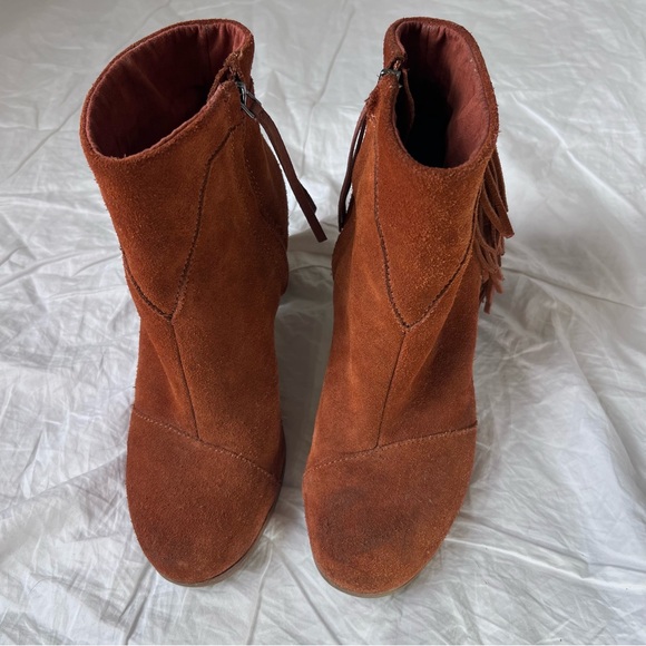TOMS Lunata Suede Fringe Cognac Brown Bootie Womens Size 9 Boho Cowgirl Chic - Picture 15 of 15